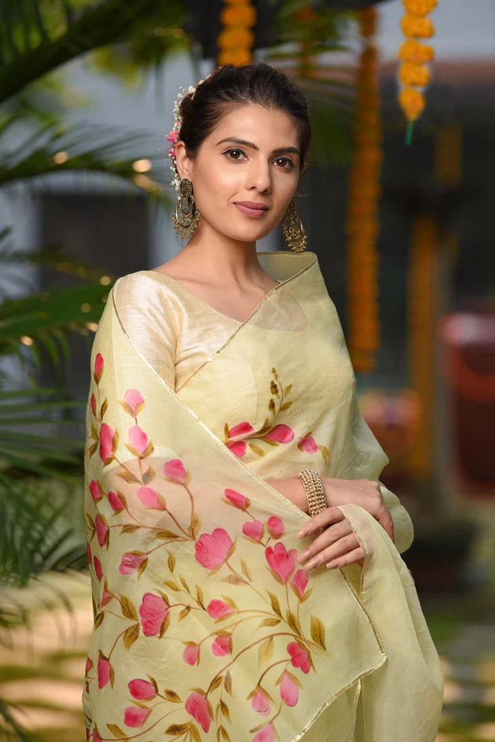 Organza Sarees for Weddings: A Trendy Option for Brides and Bridesmaids